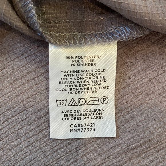 NWT Ann Taylor Beautiful Silky Blouse Size M - Picture 8 of 8